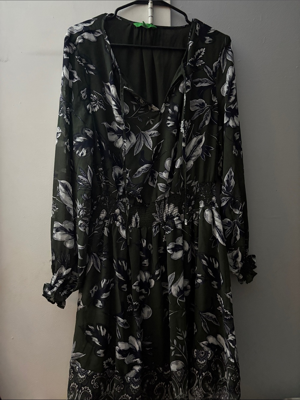 dip Dark Green Floral V-Neck Long Sleeve Dress